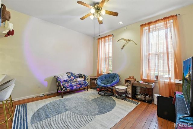 2209 Menard Street, St Louis, MO 63104