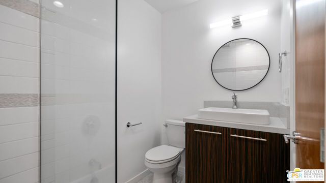 588 E San Lorenzo Road 204, Palm Springs, CA 92264