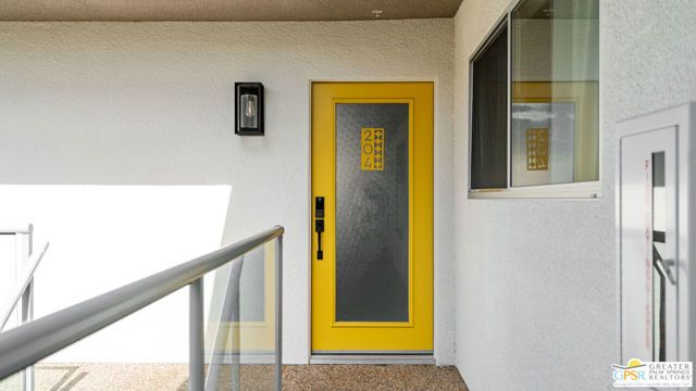 588 E San Lorenzo Road 204, Palm Springs, CA 92264