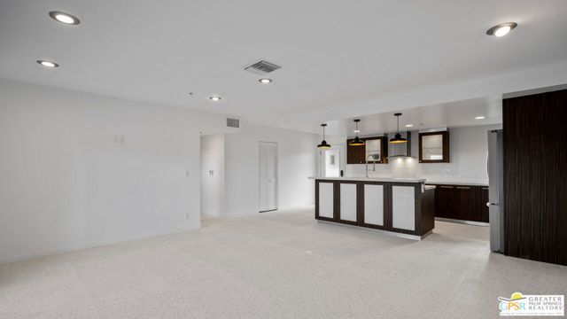 588 E San Lorenzo Road 204, Palm Springs, CA 92264