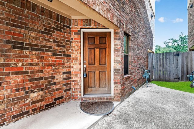 8114 Stoneyway Drive, Houston, TX 77040