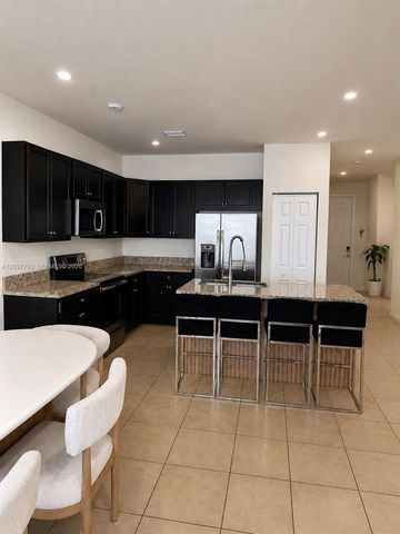 10251 W 32nd Ln 10251, Hialeah, FL 33018
