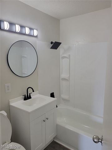 4821 E 173 Street, Cleveland, OH 44128