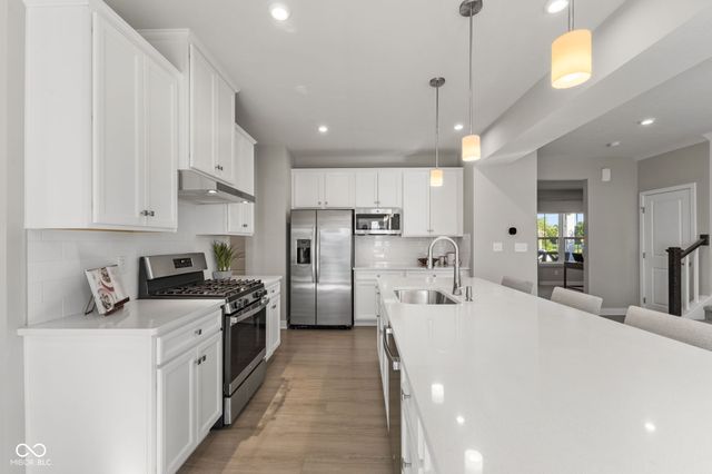 524 Wilsons Farm Drive, Fortville, IN 46040