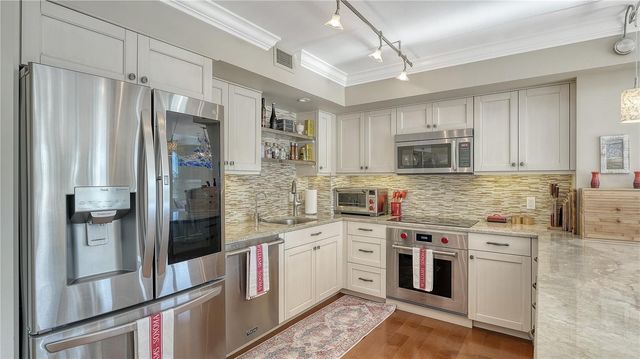 775 LONGBOAT CLUB ROAD 204, Longboat Key, FL 34228