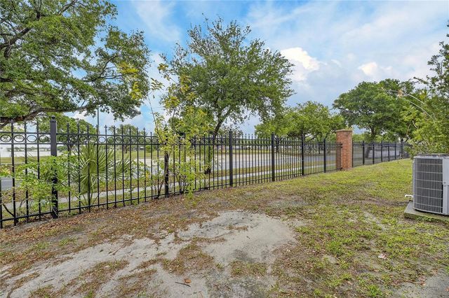 13123 KINGS CROSSING DRIVE, Gibsonton, FL 33534
