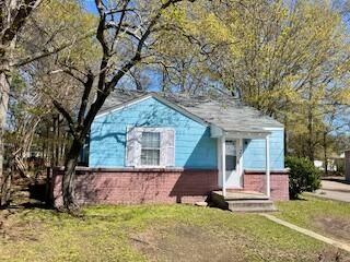 1607 Adeline St., Hattiesburg, MS 39401