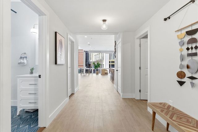 15-17 Kearney Sq 209, Lowell, MA 01852