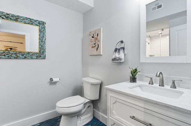 15-17 Kearney Sq 209, Lowell, MA 01852