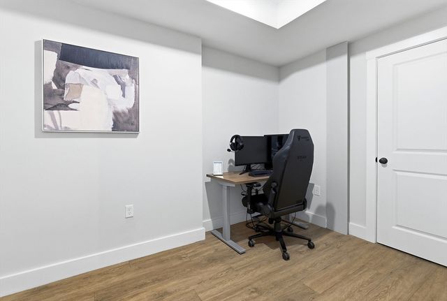 15-17 Kearney Sq 209, Lowell, MA 01852