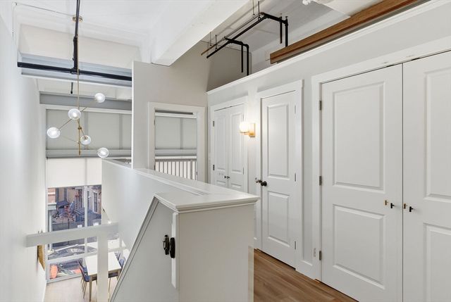 15-17 Kearney Sq 209, Lowell, MA 01852