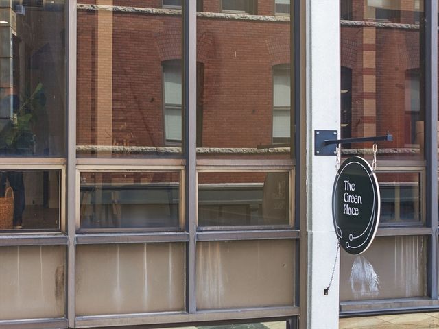 15-17 Kearney Sq 209, Lowell, MA 01852