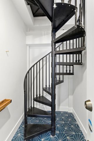 15-17 Kearney Sq 209, Lowell, MA 01852