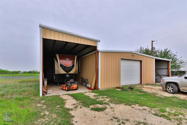 133 County Road 143, Lawn, TX 79530