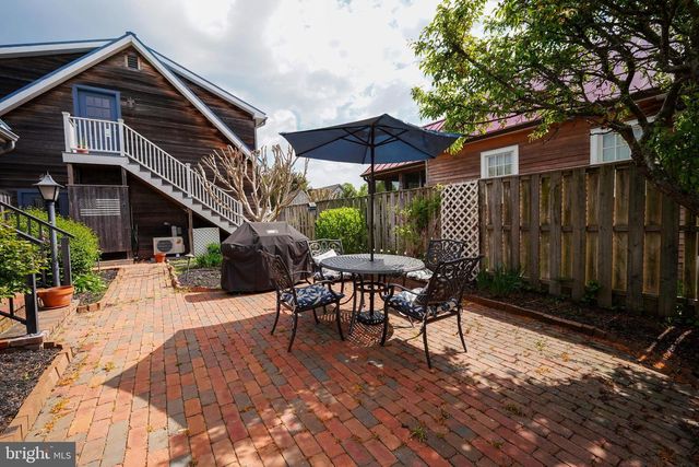 32 SHIPCARPENTER SQ, Lewes, DE 19958