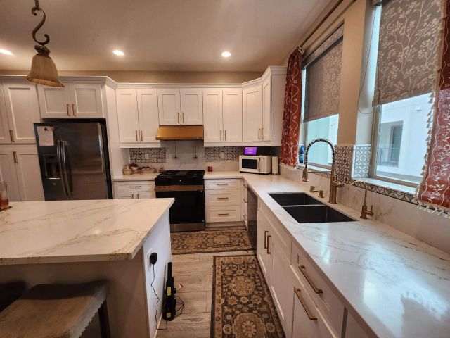 16755 Coyote Bush Dr 93, San Diego, CA 92127