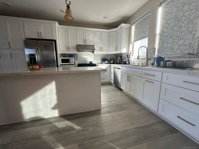 16755 Coyote Bush Dr 93, San Diego, CA 92127