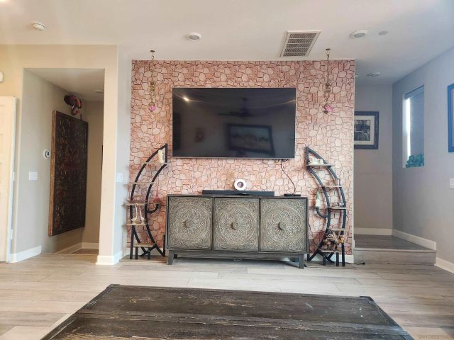 16755 Coyote Bush Dr 93, San Diego, CA 92127