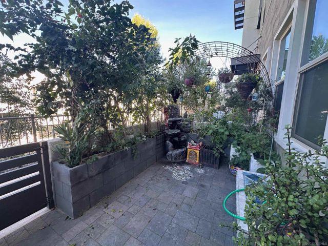 16755 Coyote Bush Dr 93, San Diego, CA 92127