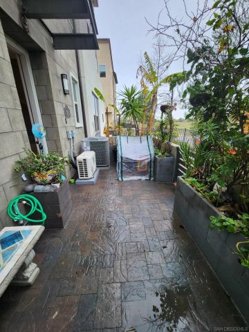 16755 Coyote Bush Dr 93, San Diego, CA 92127