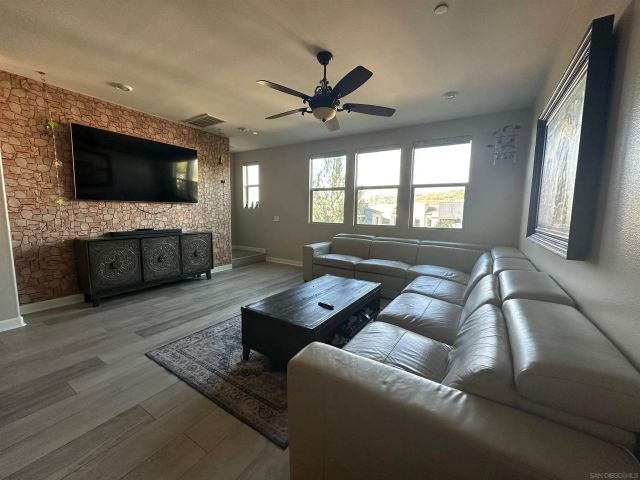 16755 Coyote Bush Dr 93, San Diego, CA 92127