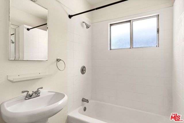 358 N San Vicente Boulevard, West Hollywood, CA 90048
