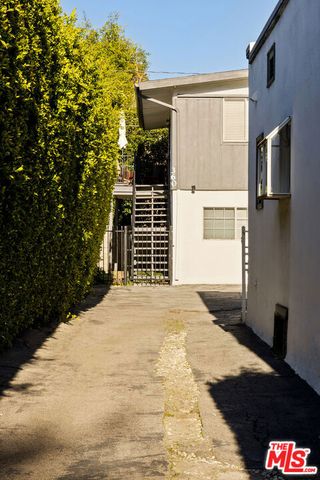 358 N San Vicente Boulevard, West Hollywood, CA 90048