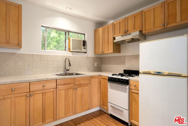 358 N San Vicente Boulevard, West Hollywood, CA 90048