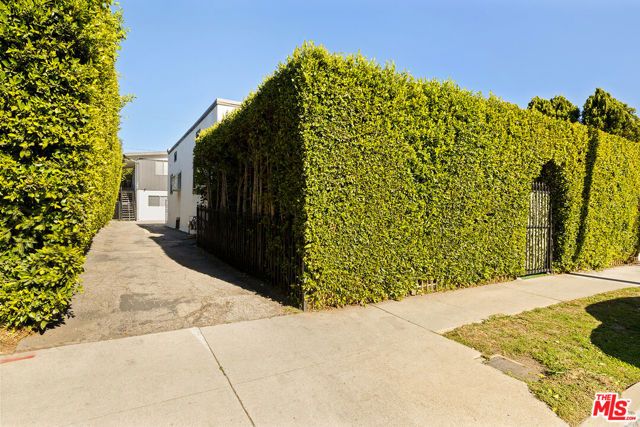 358 N San Vicente Boulevard, West Hollywood, CA 90048