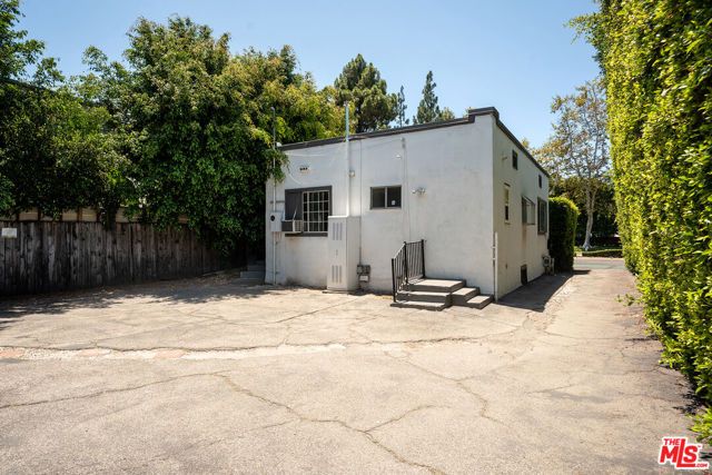 358 N San Vicente Boulevard, West Hollywood, CA 90048