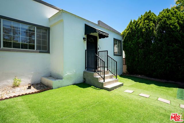 358 N San Vicente Boulevard, West Hollywood, CA 90048