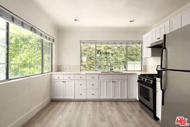 358 N San Vicente Boulevard, West Hollywood, CA 90048