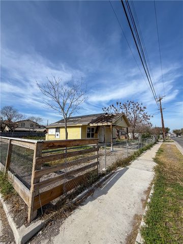 3037 Macarthur St, Corpus Christi, TX 78405