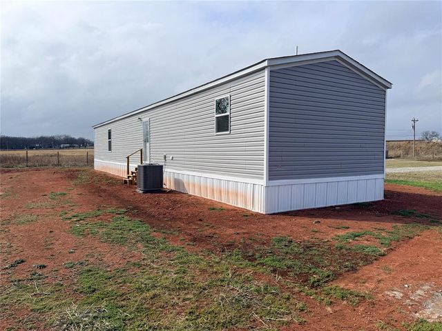 43249 E Garretts Lake Road, Shawnee, OK 74804