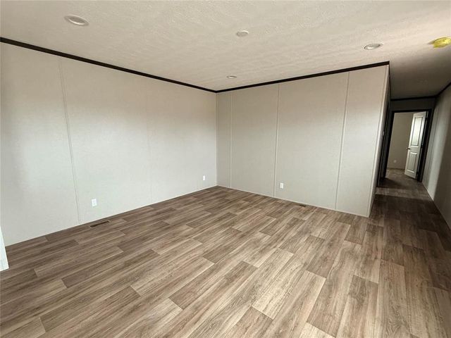 43249 E Garretts Lake Road, Shawnee, OK 74804