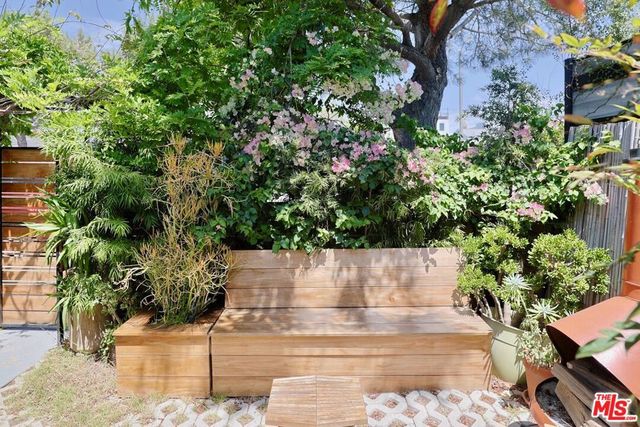 510 Venice Way, Los Angeles, CA 90291