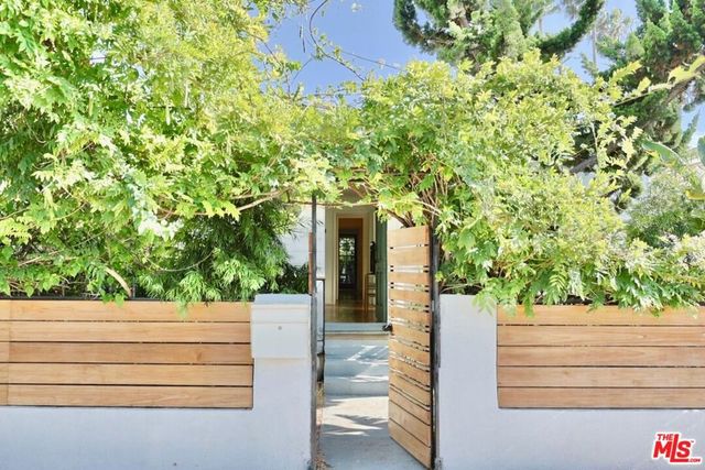 510 Venice Way, Los Angeles, CA 90291