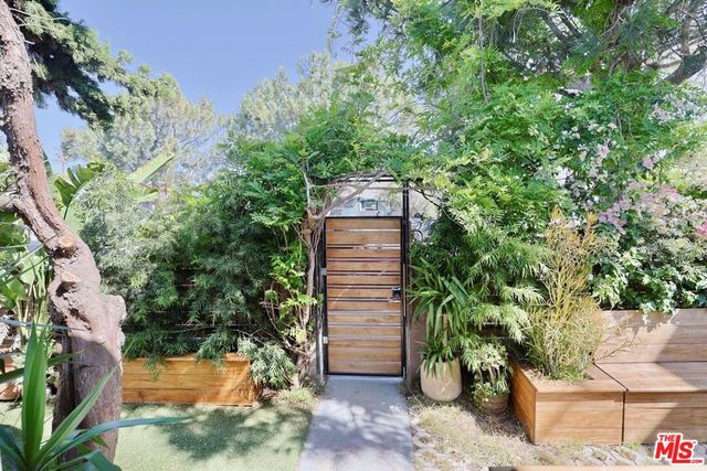 510 Venice Way, Los Angeles, CA 90291