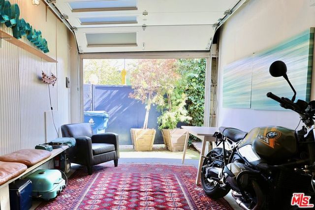 510 Venice Way, Los Angeles, CA 90291