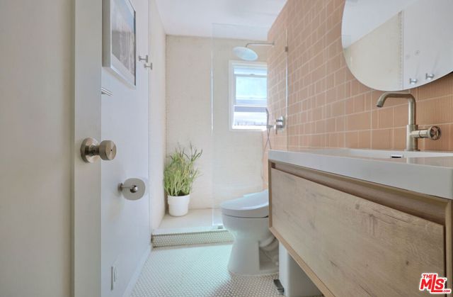 510 Venice Way, Los Angeles, CA 90291