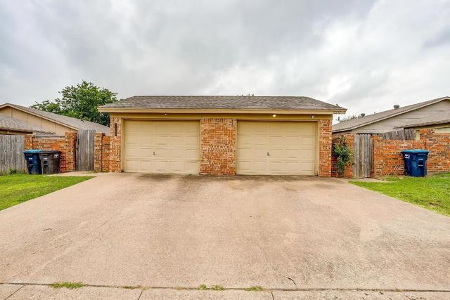 10265 Aurora Drive, Fort Worth, TX 76108