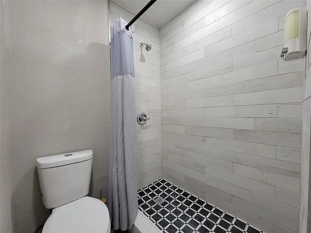 9306 Bankside Drive, Houston, TX 77031