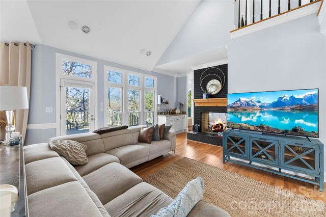 16300 Autumn Creek Court, Charlotte, NC 28278