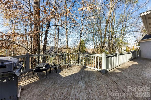 16300 Autumn Creek Court, Charlotte, NC 28278