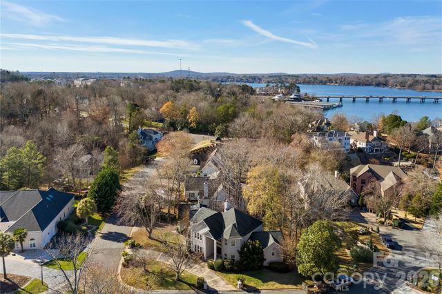 16300 Autumn Creek Court, Charlotte, NC 28278