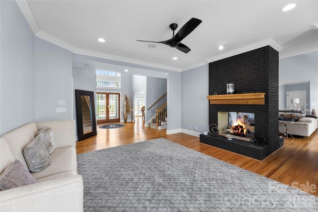 16300 Autumn Creek Court, Charlotte, NC 28278