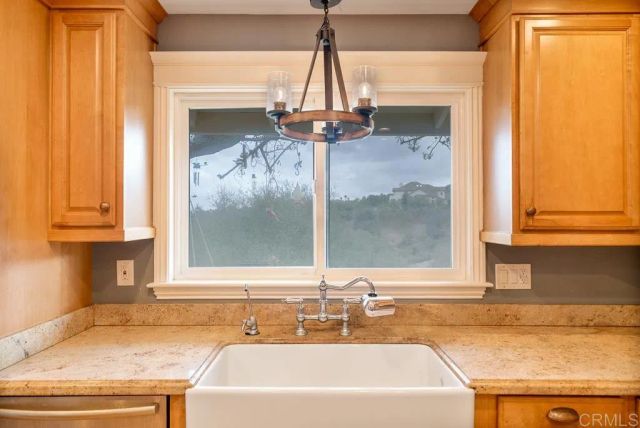 2719 Via Del Robles, Fallbrook, CA 92028