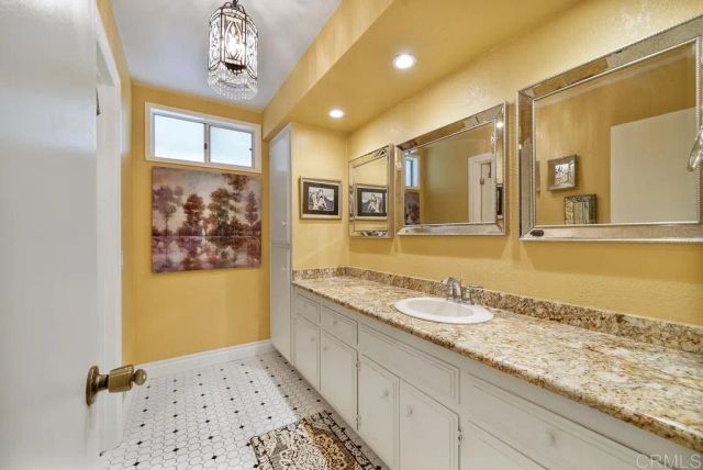 2719 Via Del Robles, Fallbrook, CA 92028