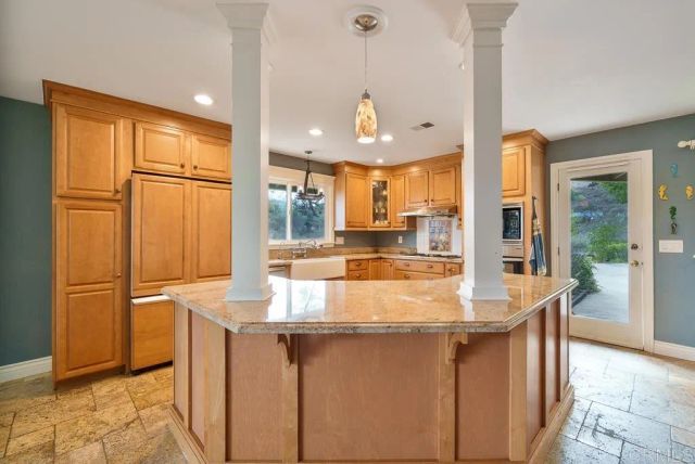 2719 Via Del Robles, Fallbrook, CA 92028