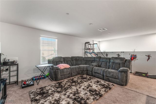 4636 Dover Straight Street, Las Vegas, NV 89115